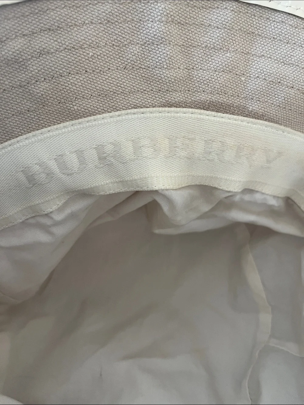 Burberry canvas bucket hat